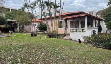 Excelente Localização Casa  Térrea no Jardim Esplanada 1040m2 de Terreno, 350m2 de Área Construída