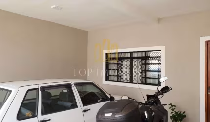 Casa térrea, dois dormitórios, duas vagas cobertas, Zona Sul
