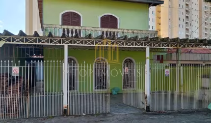 Espaçosa casa três dormitórios, suíte ,com edícula no melhor local da vila industrial