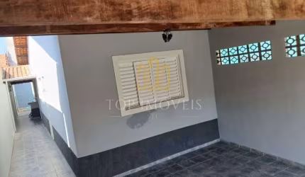 Oportunidade! Casa de 2 dormitorios com planejados e piscina no Residencial União - Zona Sul