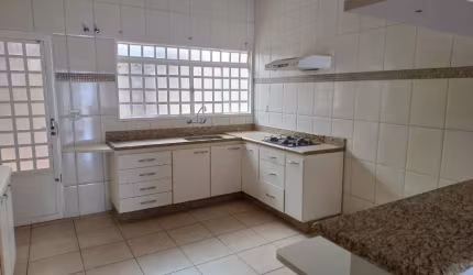 Casa Regissol Mirassol/SP. Com 3 Dormitórios.