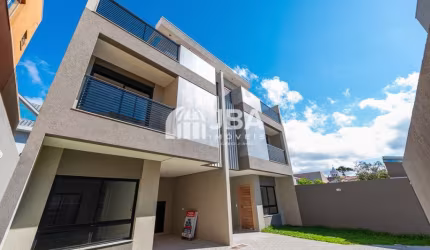 Sobrado com terraço interno, pronto para morar!