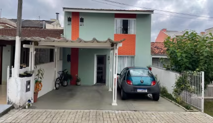 SOBRADO COM 67M² MAIS EDÍCULA 02 ANDARES NOS FUNDO