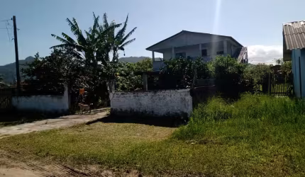Ótima casa no bairro Rio Da Onça