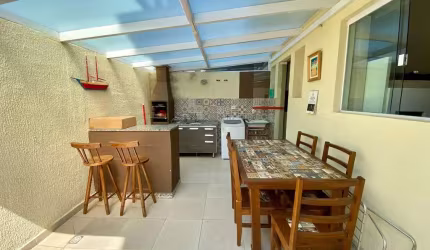 Apartamento - Padrão, para Venda em Ubatuba/SP