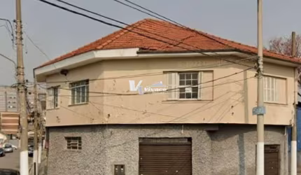 Imóvel para renda, salão comercial + 2 sobrados e 1 casa assobradada