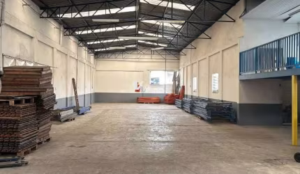 GALPÃO EXCEPCIONAL DISPONÍVEL PARA LOCAÇÃO NA VILA GUILHERME COM 4.000M² DE ÁREA DE TERRENO TOTAL