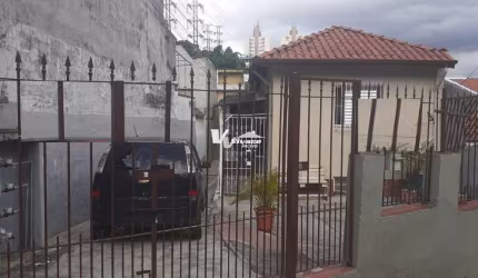 CASA EM CONDOMÍNIO COM 02 DORMITÓRIOS E GARAGEM DISPONÍVEL PARA LOCAÇÃO NA VILA GUILHERME COM 40M²