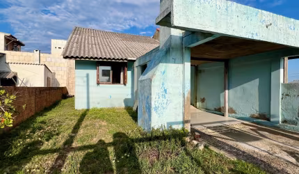 Casa a poucos metros do mar no bairro Salinas
