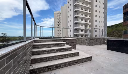 Cobertura linear reformada com piscina e churrasqueira privativas, 3 quartos, 1 suite e 2 vagas de garagem na Praia do Morro, Guarapari- ES