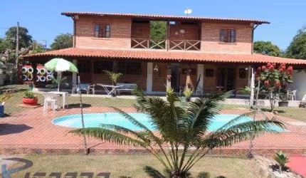 Chácara em Meaipe, com 5.000 m², duas casas, piscina, quadra gramada de esportes, campo de futebol society, jardim, gramado, pomar, horta. Chácara em