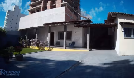 Excelente Casa À Venda com 4 Quartos  na Praia do Morro em Guarapari-ES.