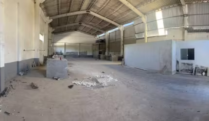 Galpão à venda, em Guarapari, Nova Guarapari, na Enseada Azul, área de 400m², em ótima localização.