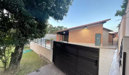 Casa estilo rútico à venda 4 quartos, sendo 3 suítes em Nova Guarapari - ES.