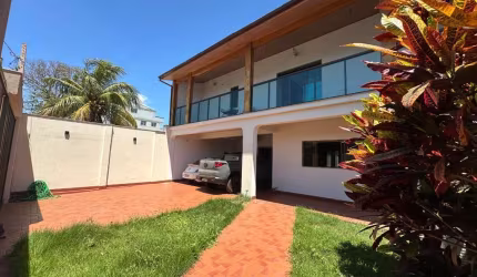 Casa duplex à venda de altíssimo padrão na Praia do Morro, Guarapari ES.