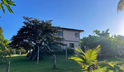 Sítio à venda com 16 mil m² de área, casa sede lidíssima e aconchegante, Meaípe, Guarapari ES.