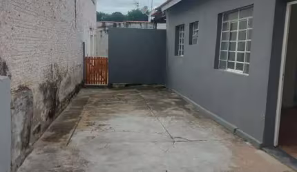 Casa em Tatuí, Dr. Laurindo, 2 quartos, amplo quintal