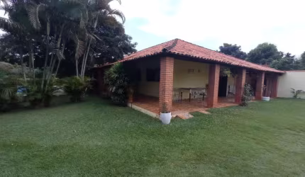 Chácara em Tatuí (5.000 m²), sede, campo futebol, piscina, etc.