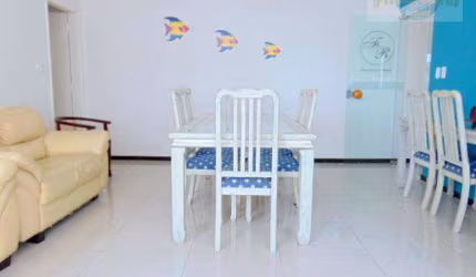 Tombo - Uma quadra do mar - Totalmente reformado - Garagem demarcada.