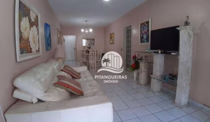 Apartamento amplo próximo ao mar na Praia de Pitangueiras