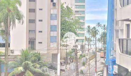 Apartamento de 3 quartos sendo 1 suíte em prédio com lazer próximo à Praia de Pitangueiras Guarujá.