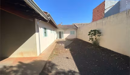 Casa com 3 quartos à venda em Jardim Maria Luiza Iv - SP
