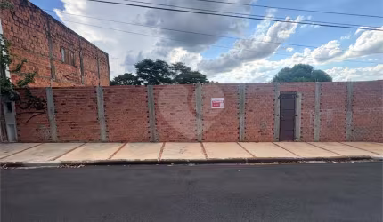 Terreno à venda em Vila Mamedina - SP