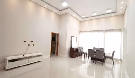 Casa com 3 quartos à venda ou para locação em Jardim Santa Lúcia - SP