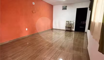 Casa com 3 quartos à venda em Vila Santa Cecília - SP