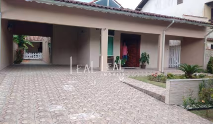 Casa com 3 dormitórios à venda, 250 m² por R$ 1.790.000,00 - Praia da Enseada - Bertioga/SP