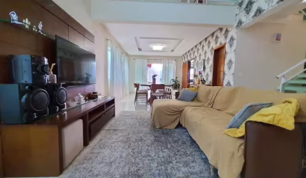 BELÍSSIMA CASA DE ALTO PADRÃO LOCALIZADO EM BAIRRO NOBRE DE INDAIATUBA