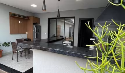 Casa para Venda em Indaiatuba, Colinas de Indaiatuba, 3 dormitórios, 3 suítes, 4 banheiros, 4 vagas