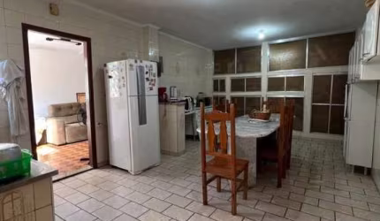 Casa para Venda em Indaiatuba, Vila Costa e Silva, 3 dormitórios, 2 suítes, 1 banheiro, 4 vagas