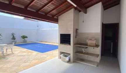 Casa Térrea com 4 Suites Com Planejados e Ar Condicionado