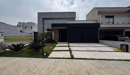 Casa em condomínio