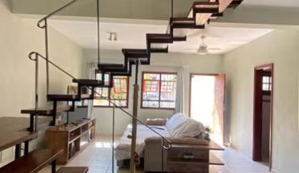 Sobrado para venda em Jardim Regente de 220.00m² com 3 Quartos, 1 Suite e 2 Garagens