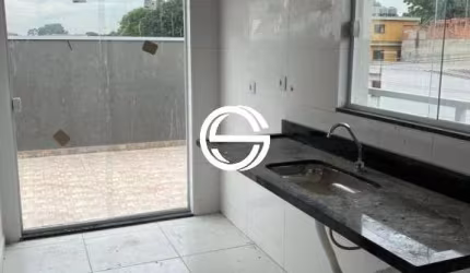 Apartamento com 1 Dormitórios, quintal, 38 m² - A E Carvalho