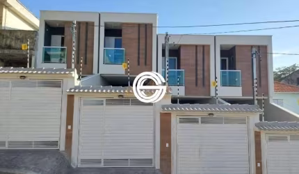 Sobrado Frontal na Vila Matilde, 3 Dormitórios sendo 1 Suíte e 1 opção com Sacada, Espaço Gourmet, 2 Vagas de Garagem, 105m²