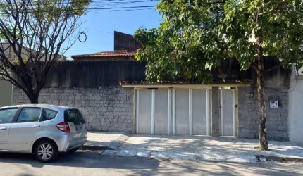 Vende excelente casa para fins comerciail