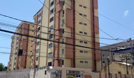 Vende excelente apartamento com ótima localização