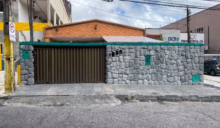 Vende excelente CASA na aldeota