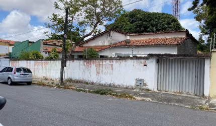 Vende  Casa ótima localização no bairro de Fátima