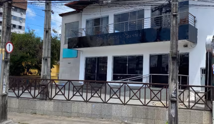 Vende excelente ponto comercial  esquina  com ótima estalações .