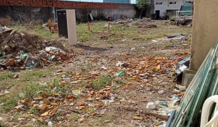 Vende excelente terreno  esquina e localização perfeita.