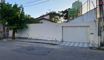 Vende casa no bairro de Fátima