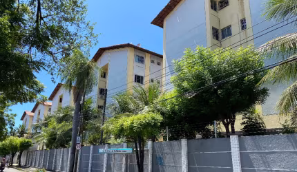 Vende apartamento com ótima localização