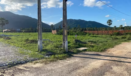 Vende dois lotes  esquina no condomínio portal dos ventos