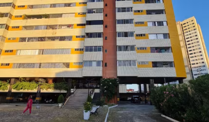 Vende  excelente apartamento em frente à igreja de fatima
