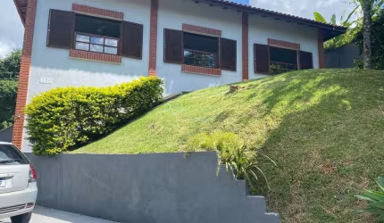 Linda casa à Venda no São Fernando Residencial