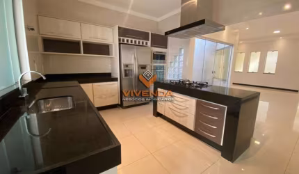 CASA 3 DORMITORIOS, 2 BANHEIROS, 2 VAGAS NO JD PIRATININGA I